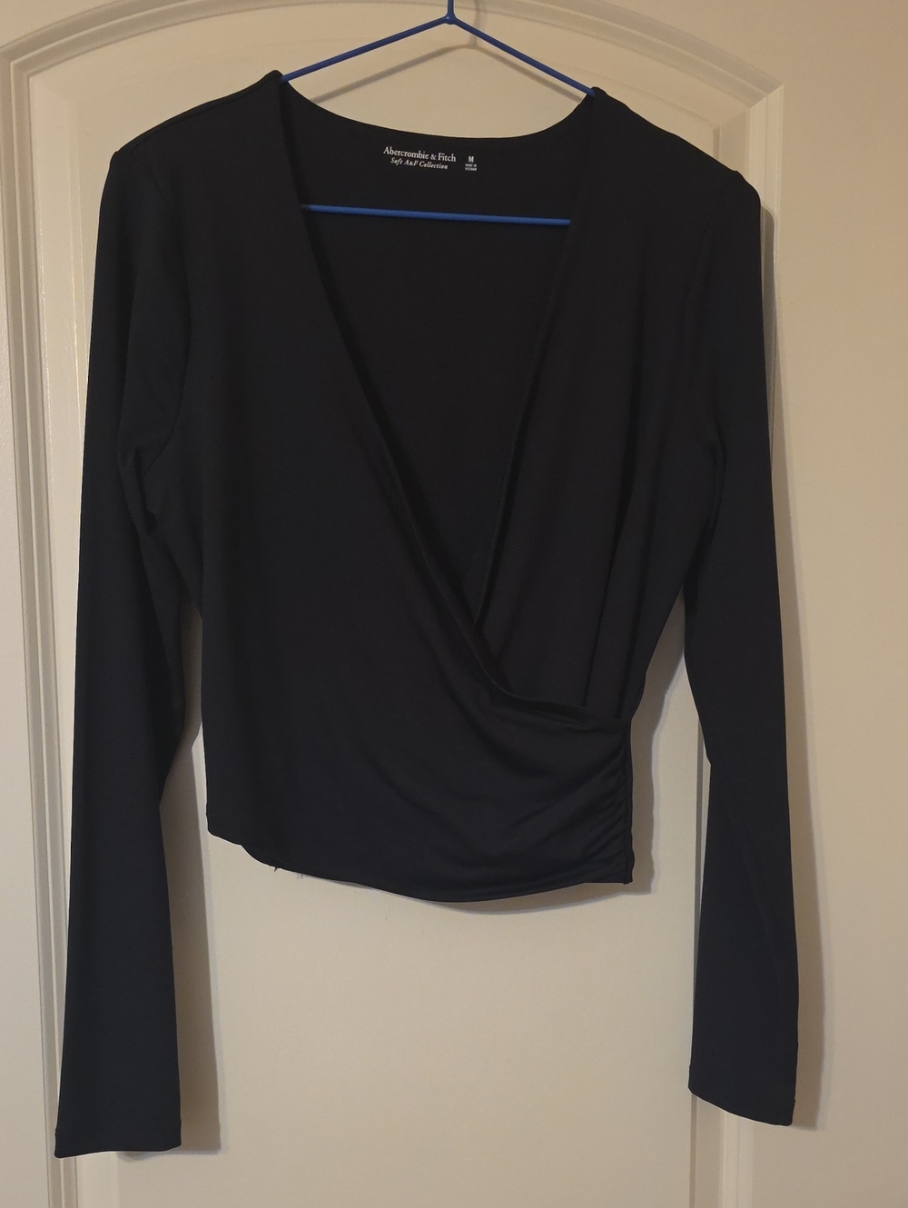 Abercrombie & Fitch Black Long-Sleeve Wrap-Style Top M